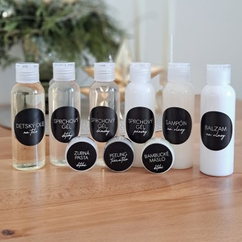 nálepky, okrúhle nálepky, nálepky na kozmetiku, hygge, nálepky do kúpeľne, organizovanie, nálepky na mydlo, šampón